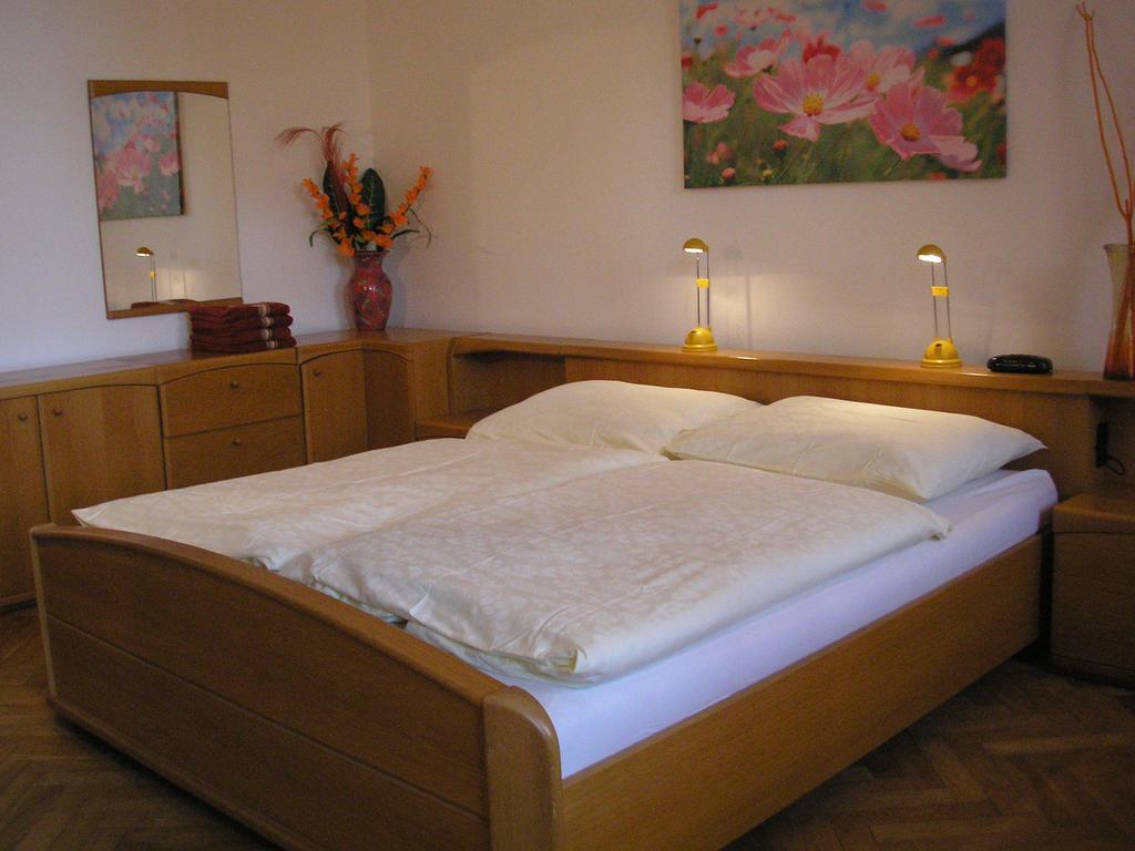 Apartment Riverside - River View Bratislava Chambre photo