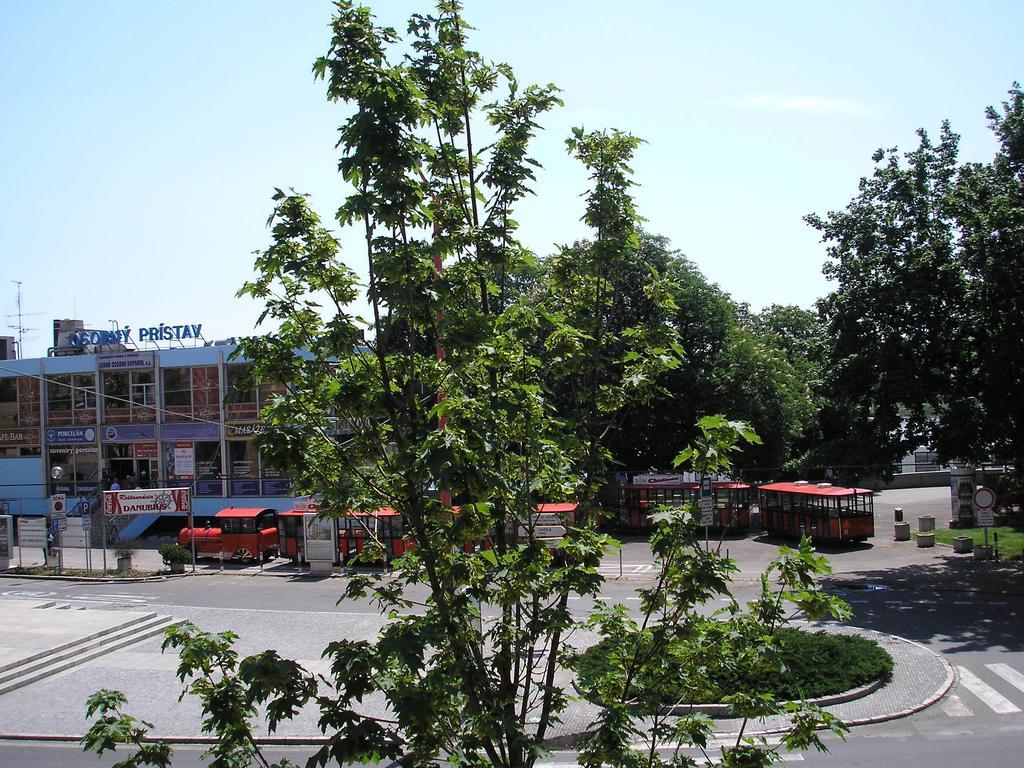 Apartment Riverside - River View Bratislava Chambre photo